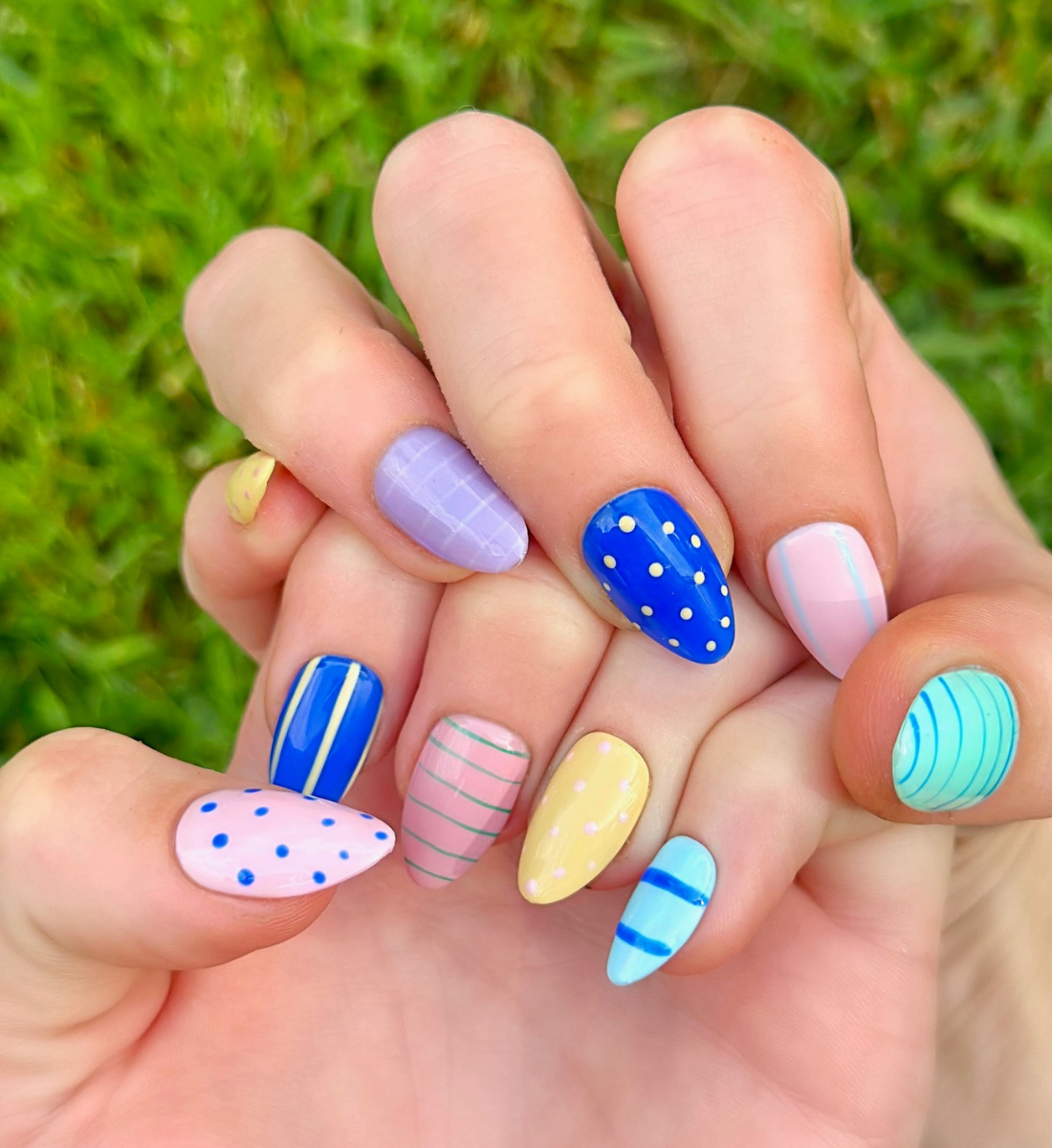 Mismatch Day: 24pc Short Almond Hand-Painted Press-On Nails