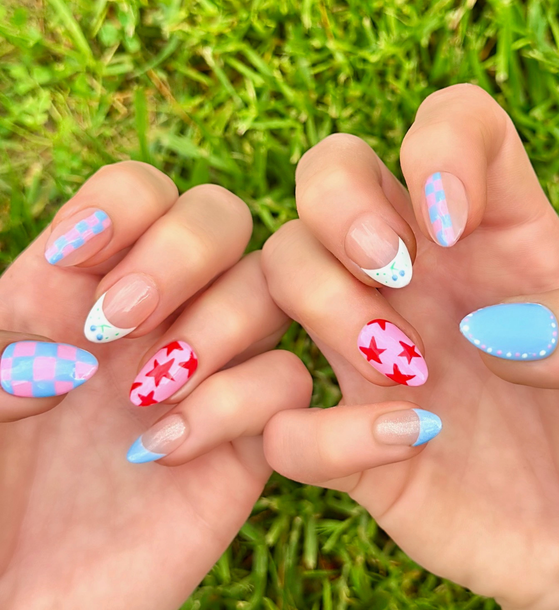 Blueberry Starship: 24pc Short Almond Hand-Painted Press-On Nails