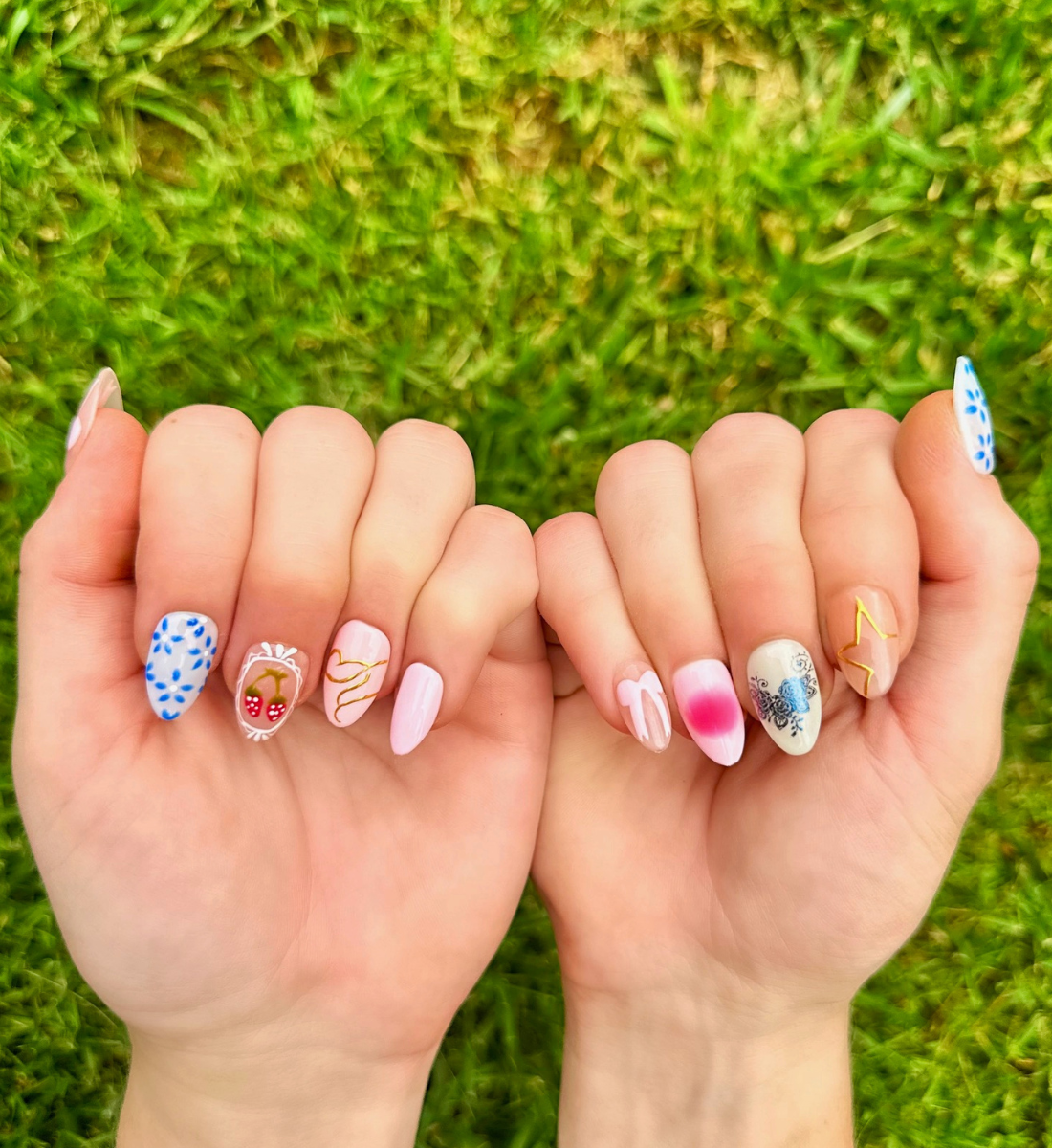 Love Shack: 24pc Short Almond Hand-Painted Press-On Nails