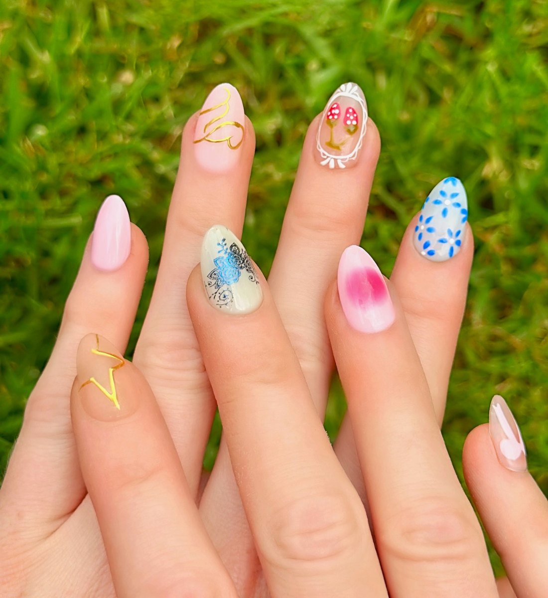 Love Shack: 24pc Short Almond Hand-Painted Press-On Nails