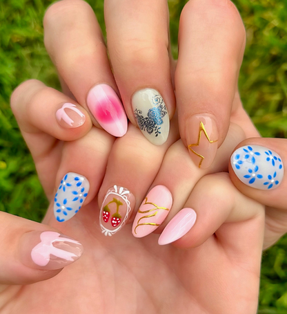 Love Shack: 24pc Short Almond Hand-Painted Press-On Nails