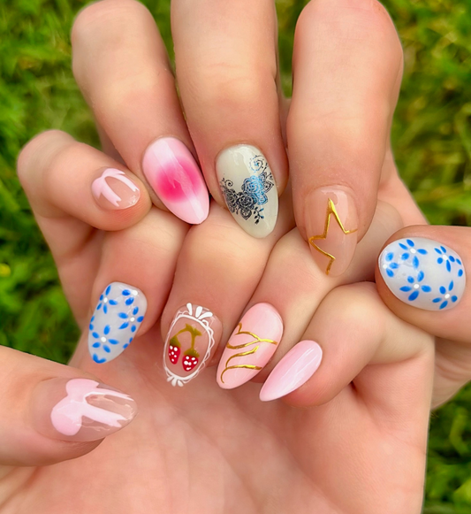Love Shack: 24pc Short Almond Hand-Painted Press-On Nails