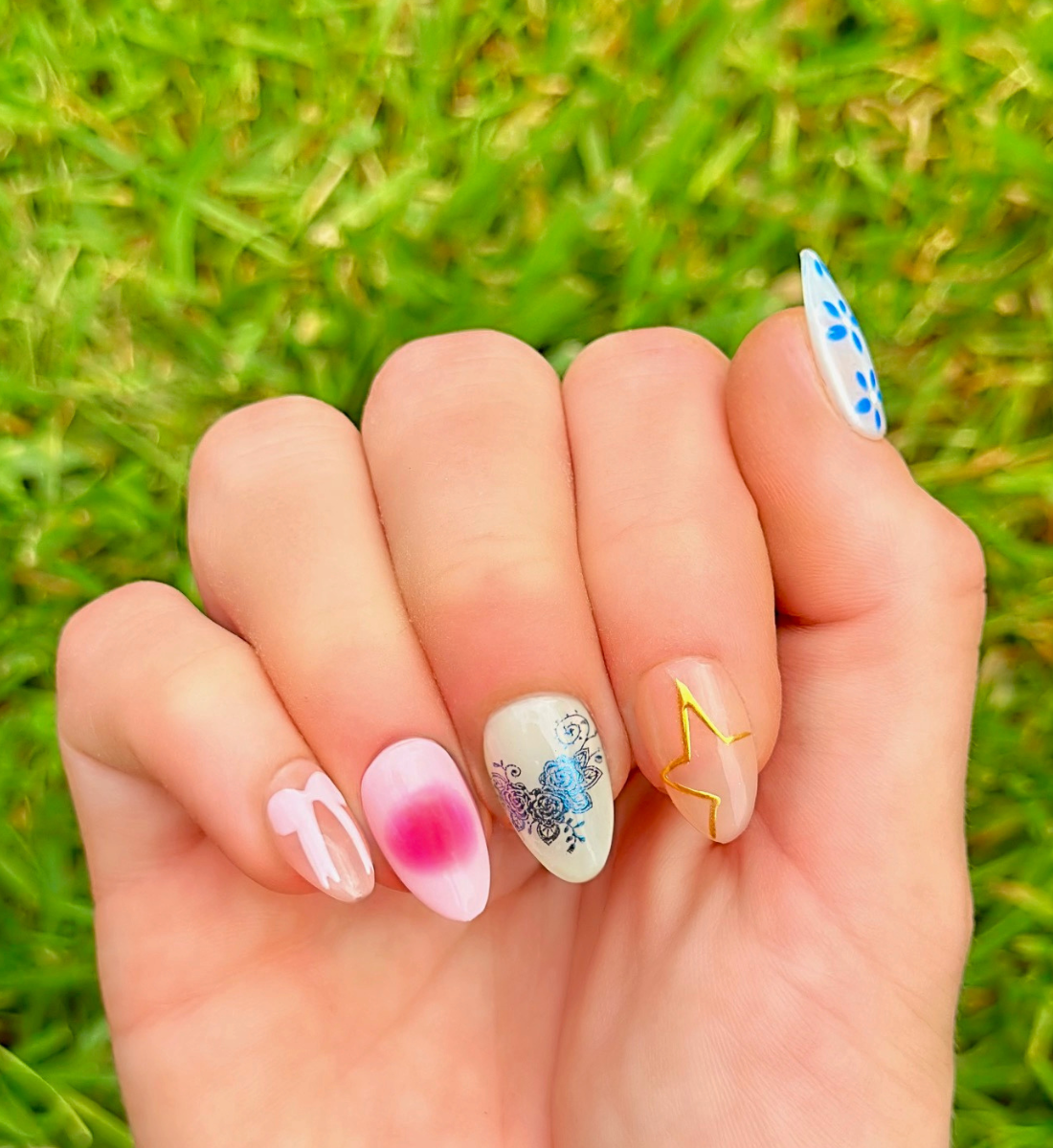 Love Shack: 24pc Short Almond Hand-Painted Press-On Nails