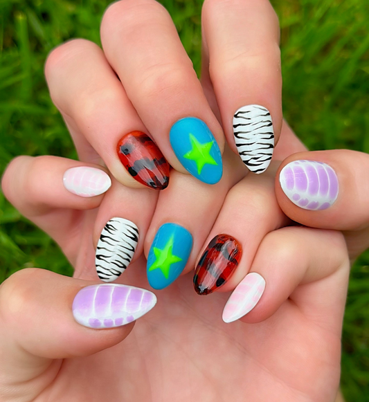 Savage: 24pc Short Almond Hand-Painted Luxury Press-on Nails